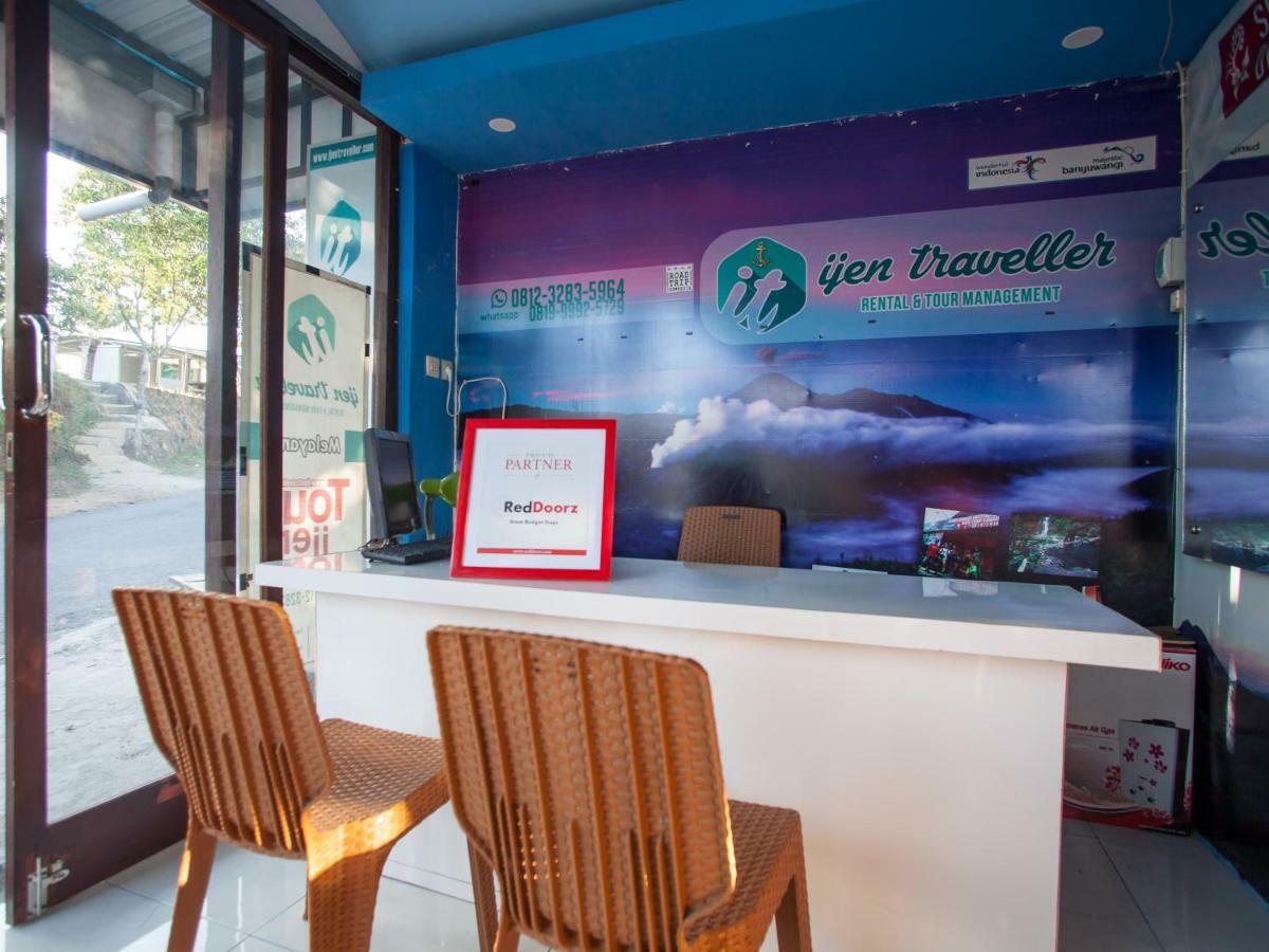 מלון Reddoorz Near Banyuwangi Kota Train Station מראה חיצוני תמונה
